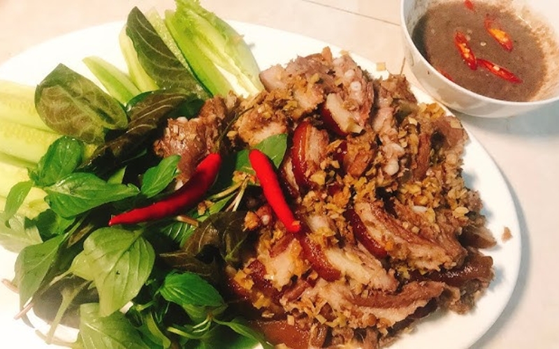 Cách pha nước chấm thịt chó hấp sả gừng