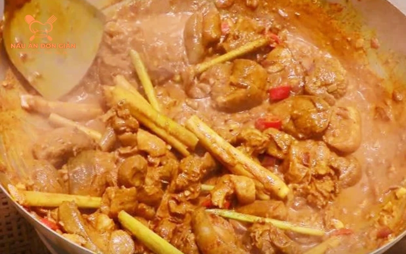 Nguyên liệu cho món thịt chó xào lăn nước cốt dừa