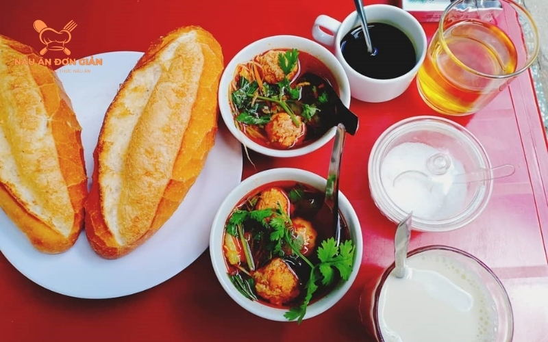 Bánh mì xíu mại Đà Lạt